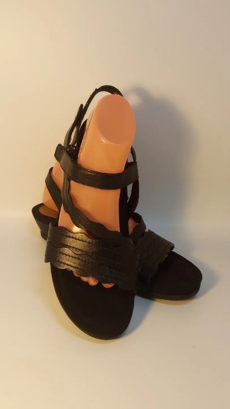 NEW Earth Origins Poppy Leather Strapy Wedge Sandals Women's US 12M Black